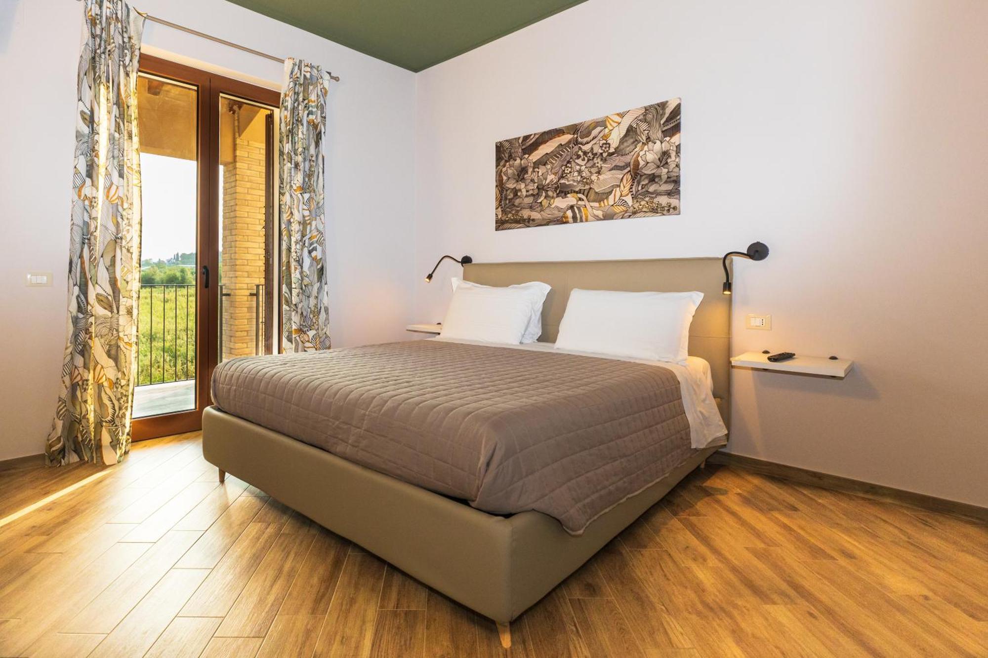 Casale Ferrantino Guest House Giulianova Bagian luar foto